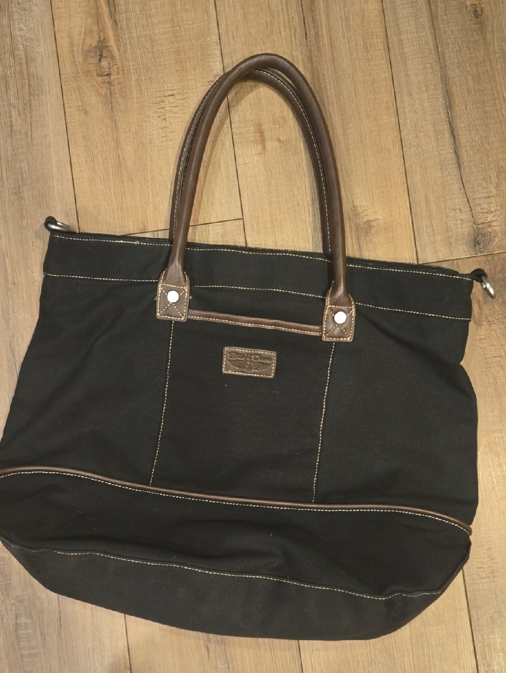 Straight Down Shoulder Bag Tote Montage
